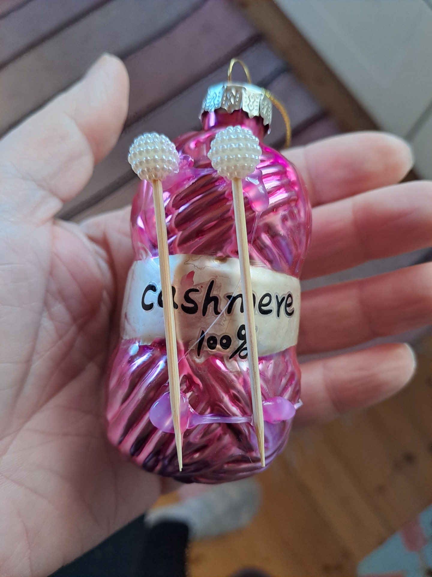 Kärkkäiseltä löytyi jouluttajalle ihana ja uusi kuusen koristekin 😍 